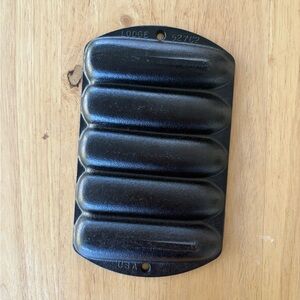 Vintage Lodge 5 Stick Cast Iron Cornbread Pan - 527C2